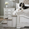 Magnolia Manor Pet Steps in Antique White